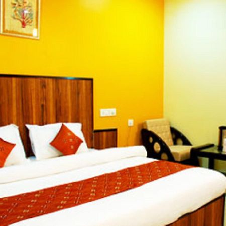 Didi Hotel Lucknow Extérieur photo